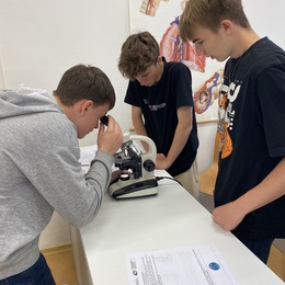 Laboratorní cvičení na Gymnáziu Šternberk